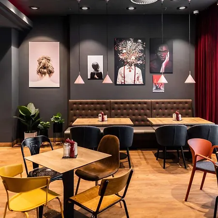 Pentahotel Hotel 4*