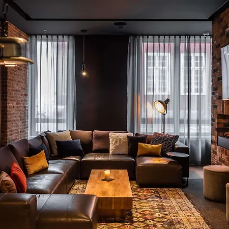 Pentahotel Hotel
