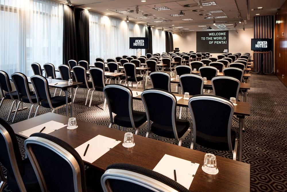 Pentahotel Hotel