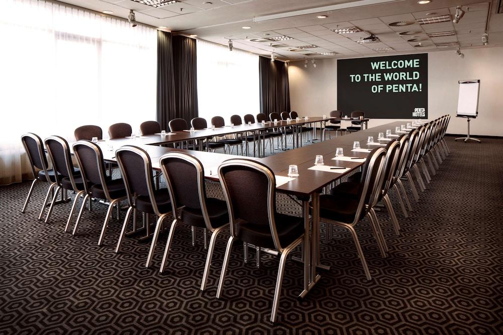 Pentahotel Hotel