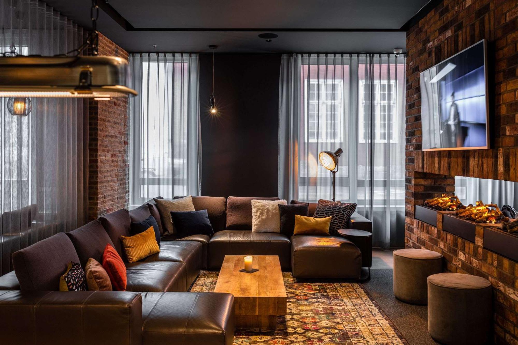 Pentahotel Hotel
